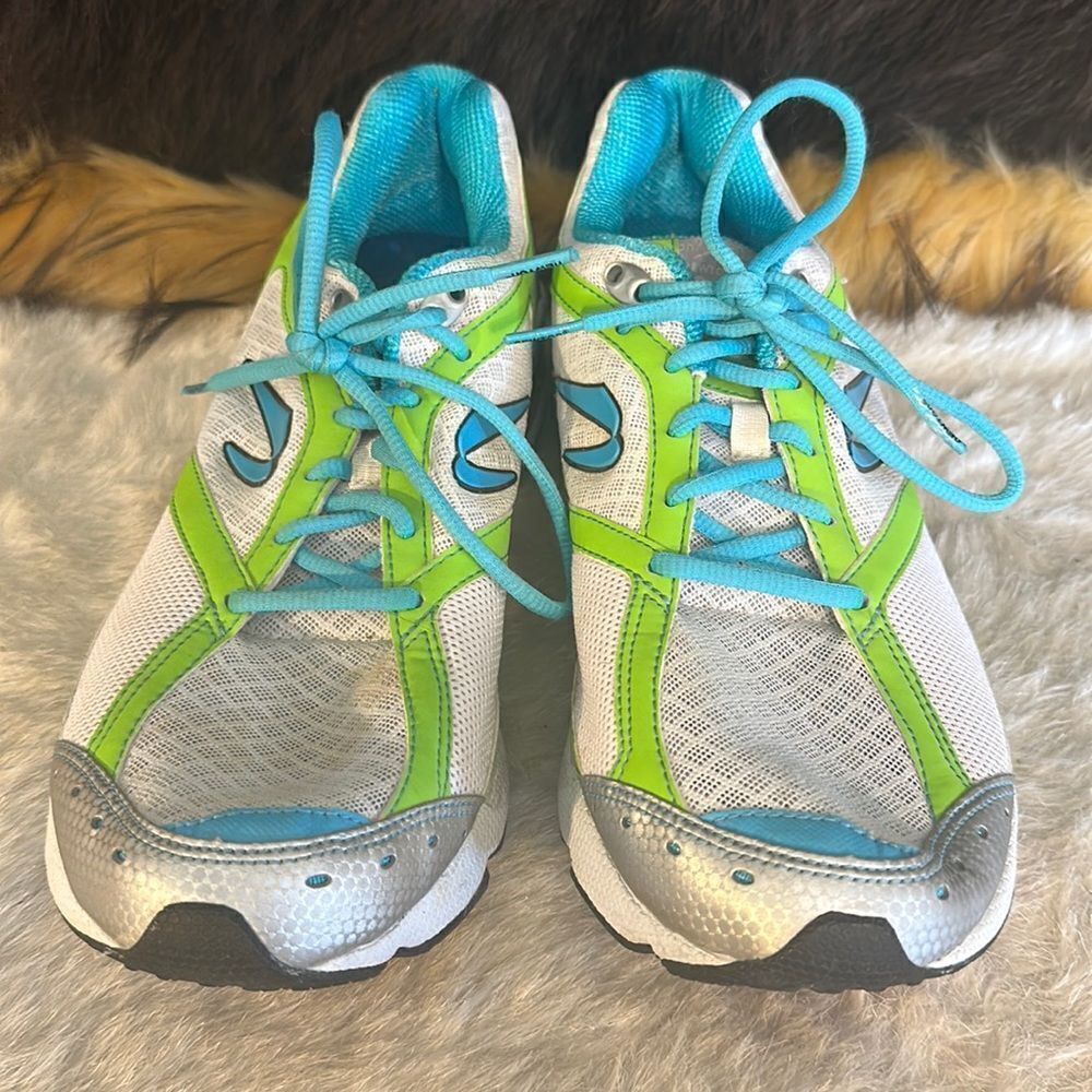 Newton shoes 9.5 (2000A)